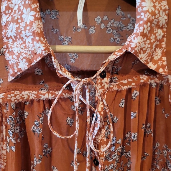 Free People bohemian blouse floral print button-up bell sleeves flowy feminine - Picture 4 of 11